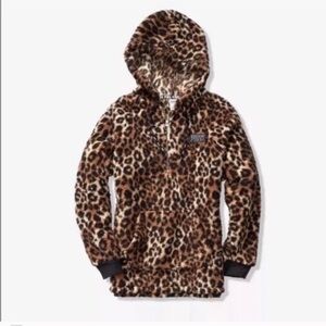 🆕 VS Pink Leopard Sherpa Hoodie